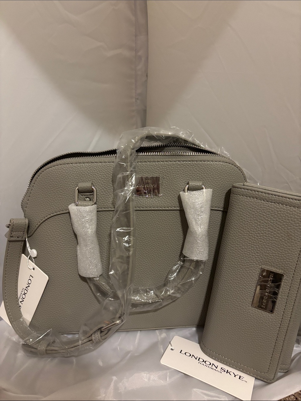 London Skye crossbody purse and wallet